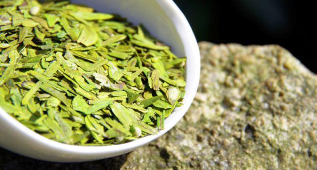西湖龙井茶的储存需要注意哪些事项？